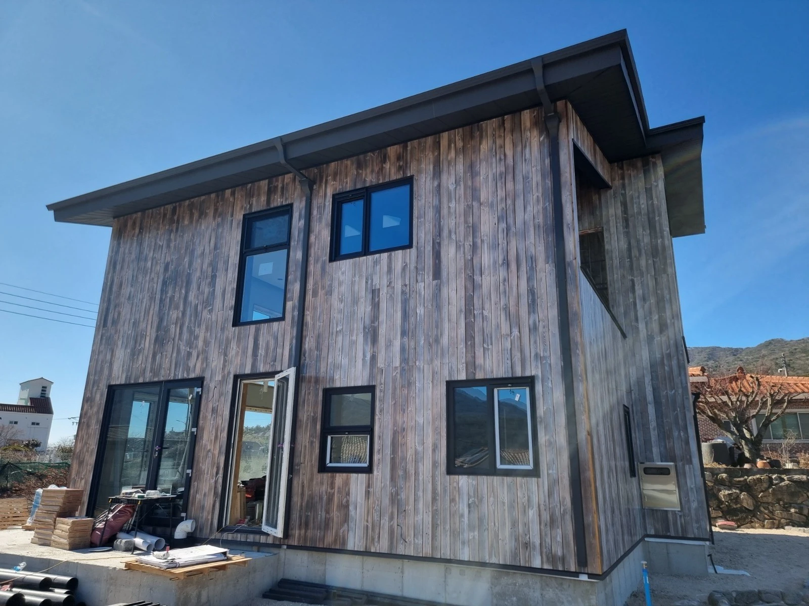 Exterior Shou Sugi Ban